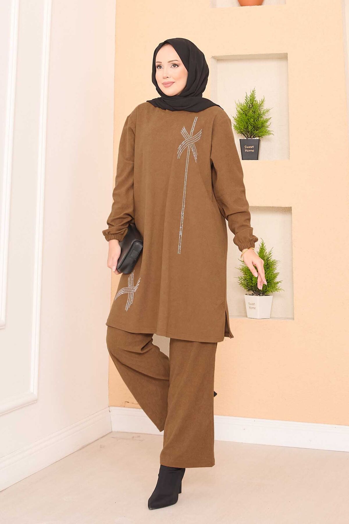 Stilize Taş Desenli Mini Yırtmaçlı Tesettür Takım Taba Stilize Taş Desenli Mini Yırtmaçlı Tesettür Takım Taba