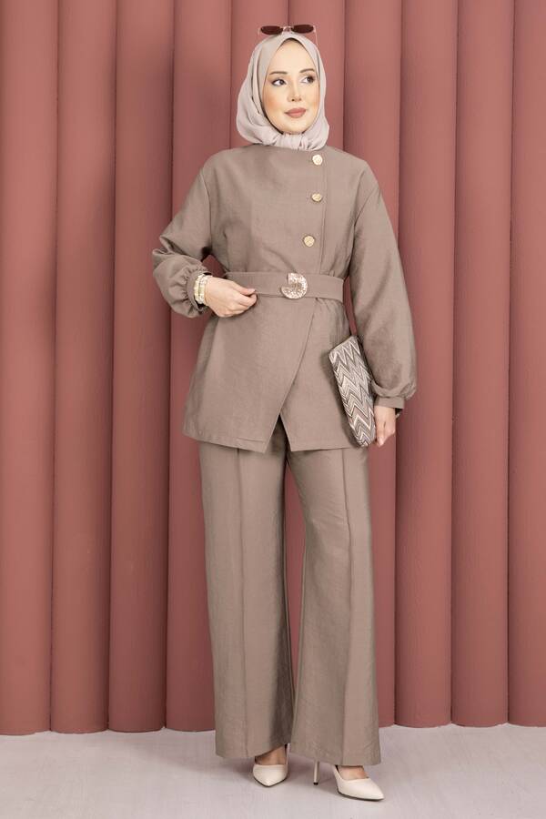 MD - Tasarım Gold Düğmeli Kemerli İkili Takım Vizon