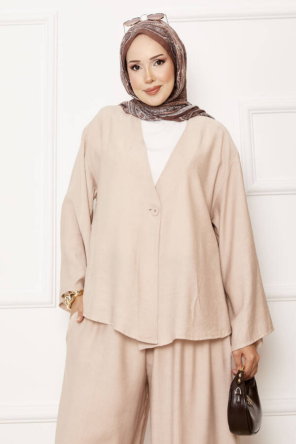 MD - Tek Düğme Detaylı Salaş İkili Takım Bej (1) MD - Tek Düğme Detaylı Salaş İkili Takım Bej (1)
