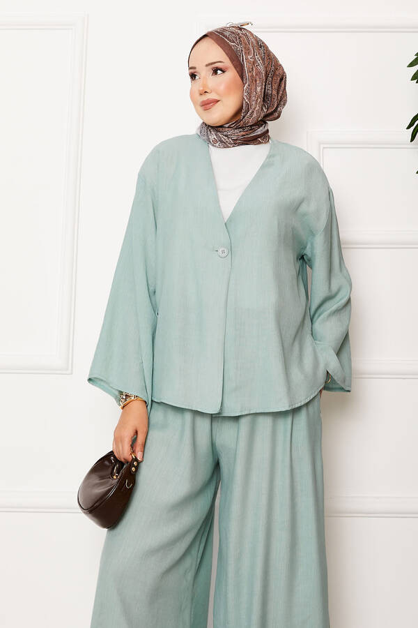 MD - Tek Düğme Detaylı Salaş İkili Takım Mint (1) MD - Tek Düğme Detaylı Salaş İkili Takım Mint (1)