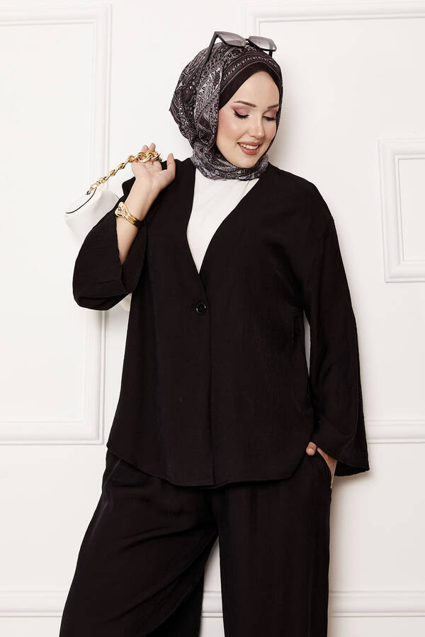 MD - Tek Düğme Detaylı Salaş İkili Takım Siyah (1) MD - Tek Düğme Detaylı Salaş İkili Takım Siyah (1)