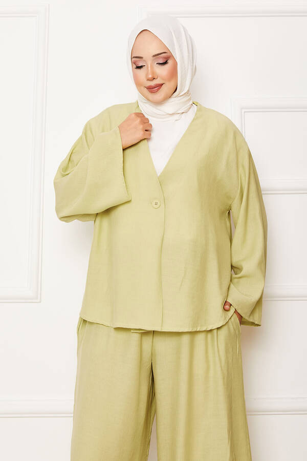 MD - Tek Düğme Detaylı Salaş İkili Takım Yağ Yeşil (1) MD - Tek Düğme Detaylı Salaş İkili Takım Yağ Yeşil (1)