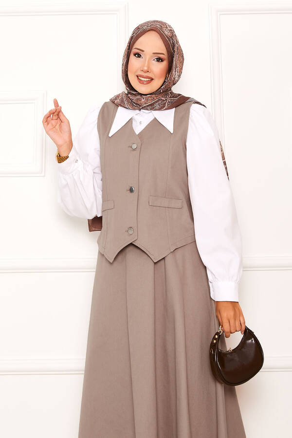 Max - Üç Düğmeli Yelek Etek İkili Takım Vizon (1) Max - Üç Düğmeli Yelek Etek İkili Takım Vizon (1)