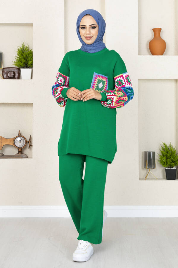 Vintage Desenli Önü Cep Detaylı Triko Tesettür Takım Yeşil
