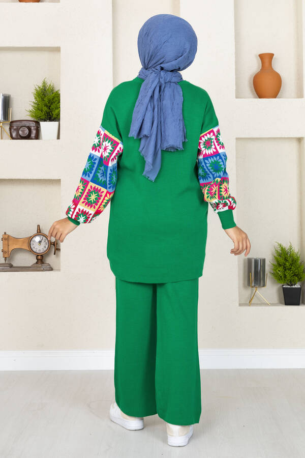 Vintage Desenli Önü Cep Detaylı Triko Tesettür Takım Yeşil