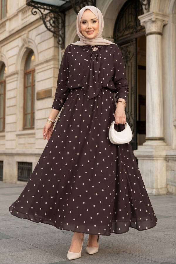 Yuq - Yaka Fularlı Puantiyeli Etekli Takım Kahve