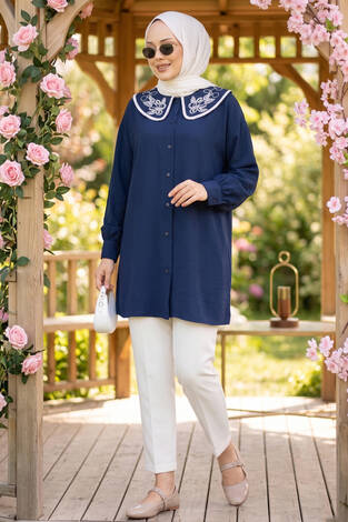 Yaka Nakışlı Tesettür Tunik Lacivert