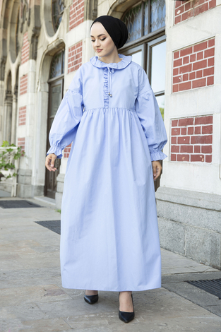 Yakası Fırfırlı Poplin Tesettür Elbise 100MD-10432 Bebe Mavisi - Thumbnail