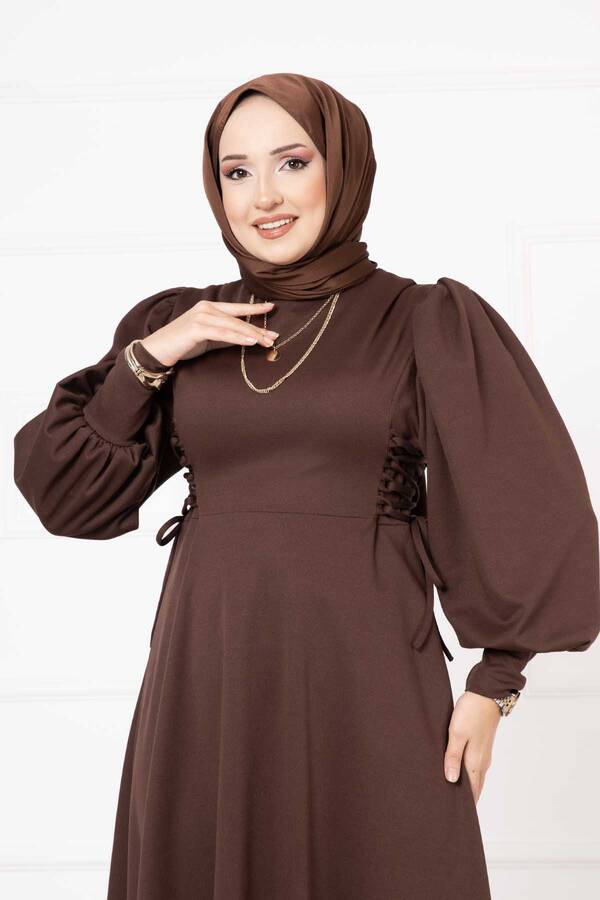 MD - Yanları Bağlamalı Elbise Kahve (1) MD - Yanları Bağlamalı Elbise Kahve (1)