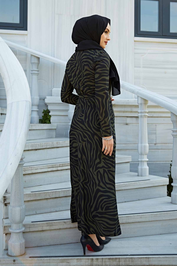Zebra Desen Kuşaklı Tesettür Elbise 100MD-1132 Haki