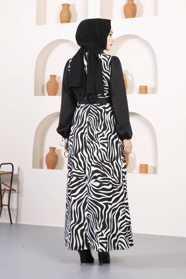 Zebra Desenli Tesettür Elbise Siyah Beyaz